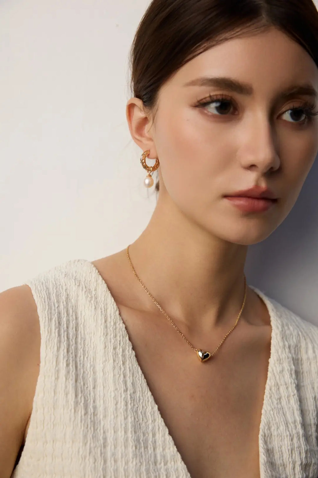 Gold pearl hoop earrings UK – 3 cm drop, 8–10 mm pearls